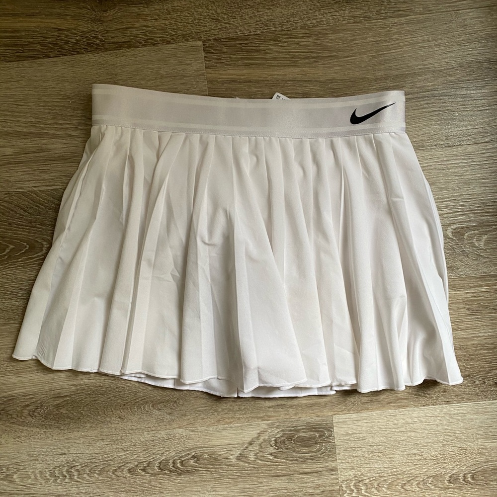 White Nike tennis skirt